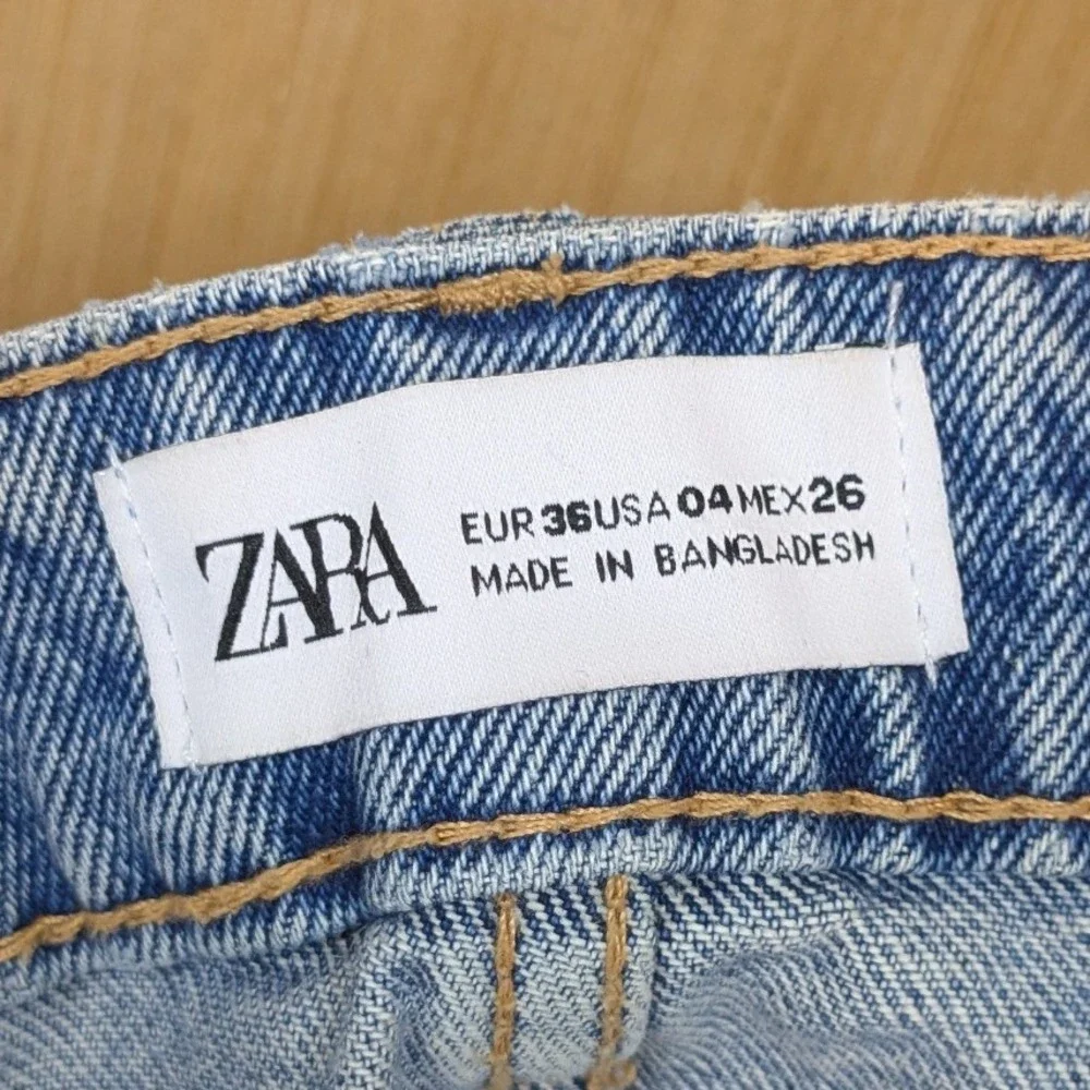 Zara Denim Shorts Womens 4 Ripped Cut Off Distressed Frayed Blue Festival Rocker
